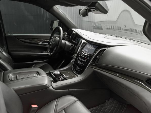 Cadillac Escalade IV с пробегом 2016 года, цена 3 850 000 рублей, 247759 км, внедорожник, Автокод Объявления