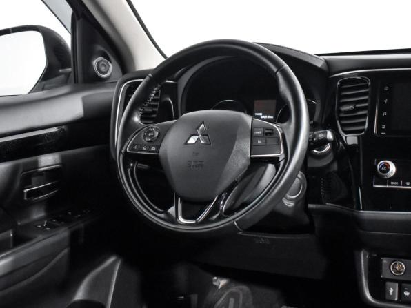 Mitsubishi Outlander III Рестайлинг 3 с пробегом 2020 года, цена 1 727 000 рублей, 145000 км, внедорожник, Автокод Объявления
