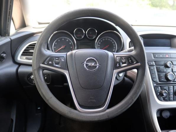 Opel Astra J с пробегом 2011 года, цена 559 000 рублей, 133000 км, хэтчбек, Автокод Объявления