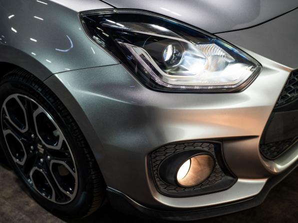 Suzuki Swift V с пробегом 2018 года, цена 1 560 000 рублей, 76426 км, хэтчбек, Автокод Объявления