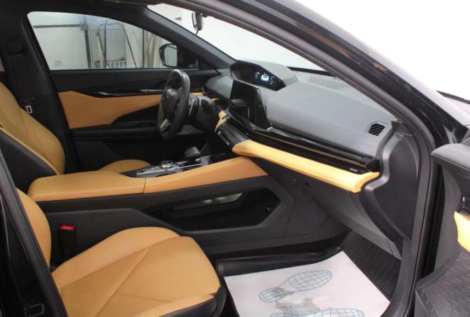 Changan UNI-V I с пробегом 2023 года, цена 2 175 000 рублей, 33415 км, лифтбек, Автокод Объявления