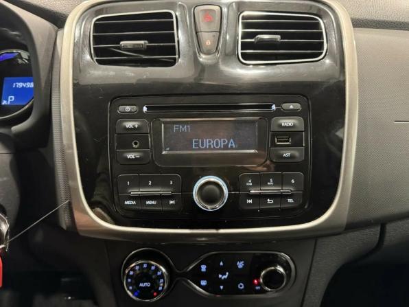 Renault Sandero II с пробегом 2016 года, цена 860 000 рублей, 179498 км, хэтчбек, Автокод Объявления