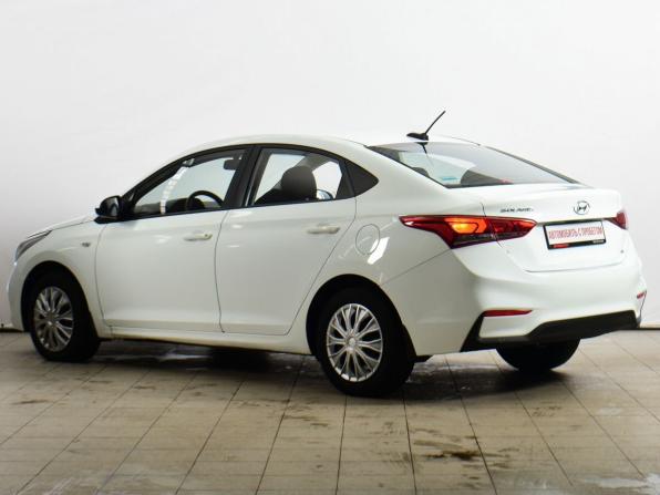 Hyundai Solaris II с пробегом 2017 года, цена 799 000 рублей, 288312 км, седан, Автокод Объявления