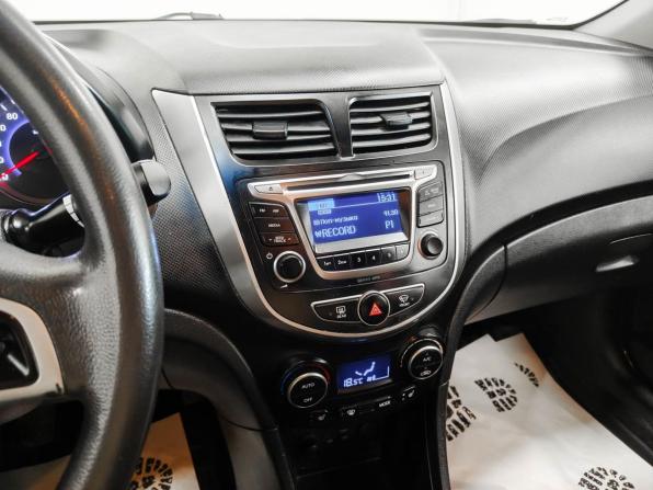 Hyundai Solaris I Рестайлинг с пробегом 2015 года, цена 816 100 рублей, 185901 км, седан, Автокод Объявления