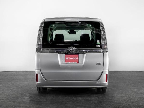 Toyota Voxy III (R80) Рестайлинг с пробегом 2017 года, цена 1 825 000 рублей, 133792 км, минивэн, Автокод Объявления