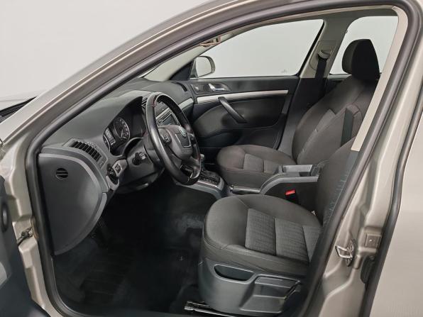 Skoda Octavia II (A5) Рестайлинг с пробегом 2012 года, цена 899 000 рублей, 147889 км, универсал, Автокод Объявления