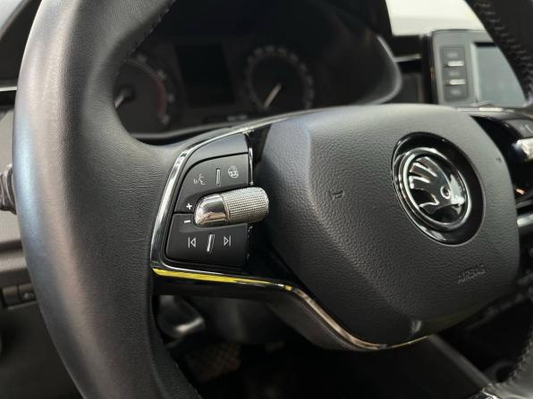 Skoda Rapid II с пробегом 2021 года, цена 1 569 900 рублей, 97156 км, лифтбек, Автокод Объявления