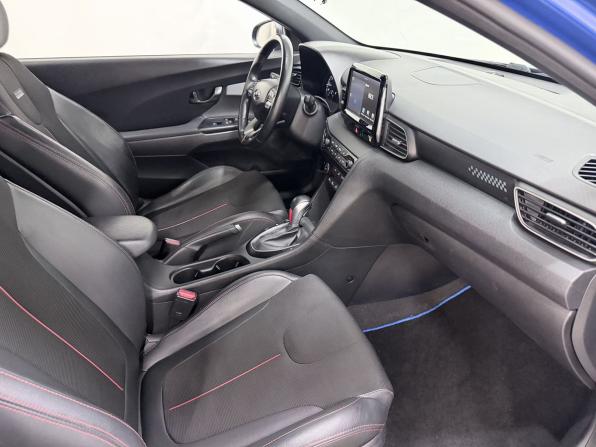 Hyundai Veloster II с пробегом 2019 года, цена 1 650 000 рублей, 97267 км, хэтчбек, Автокод Объявления