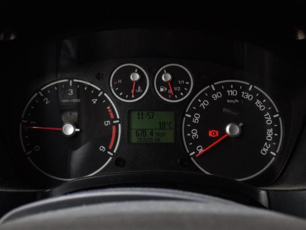 Ford Tourneo Connect I Рестайлинг с пробегом 2010 года, цена 710 000 рублей, 253193 км, минивэн, Автокод Объявления