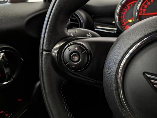 Mini Hatch III (F55/F56) Рестайлинг с пробегом 2021 года, цена 2 990 000 рублей, 11190 км, хэтчбек, Автокод Объявления