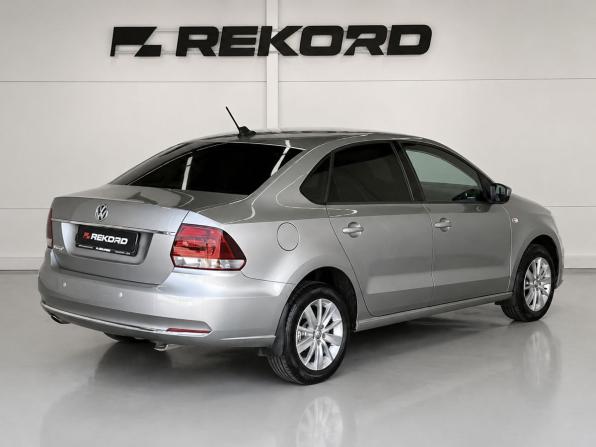 Volkswagen Polo V Рестайлинг с пробегом 2018 года, цена 1 369 000 рублей, 115100 км, седан, Автокод Объявления