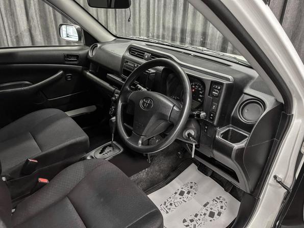Toyota Probox I Рестайлинг с пробегом 2017 года, цена 899 000 рублей, 129000 км, универсал, Автокод Объявления