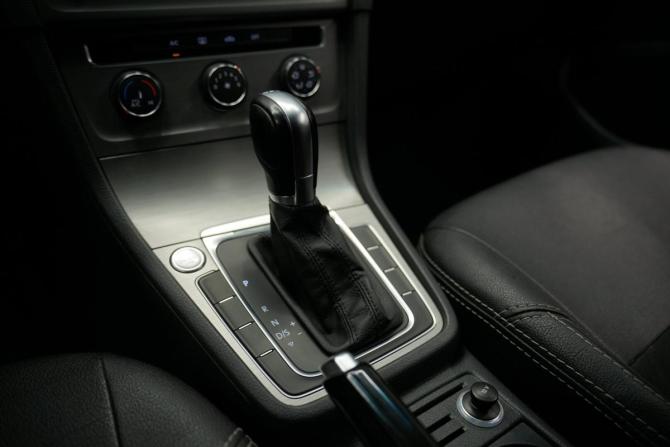Volkswagen Golf VII с пробегом 2015 года, цена 1 749 020 рублей, 183300 км, универсал, Автокод Объявления