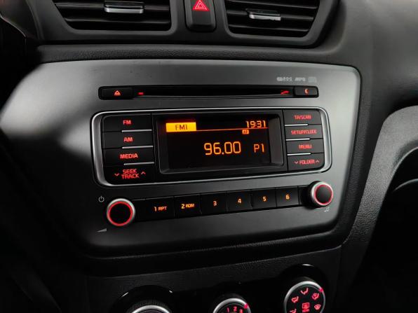 Kia Rio III Рестайлинг с пробегом 2016 года, цена 1 049 000 рублей, 79035 км, хэтчбек, Автокод Объявления