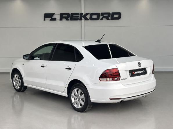 Volkswagen Polo V Рестайлинг с пробегом 2018 года, цена 1 049 000 рублей, 98020 км, седан, Автокод Объявления