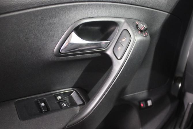 Volkswagen Polo V с пробегом 2012 года, цена 749 000 рублей, 273000 км, седан, Автокод Объявления