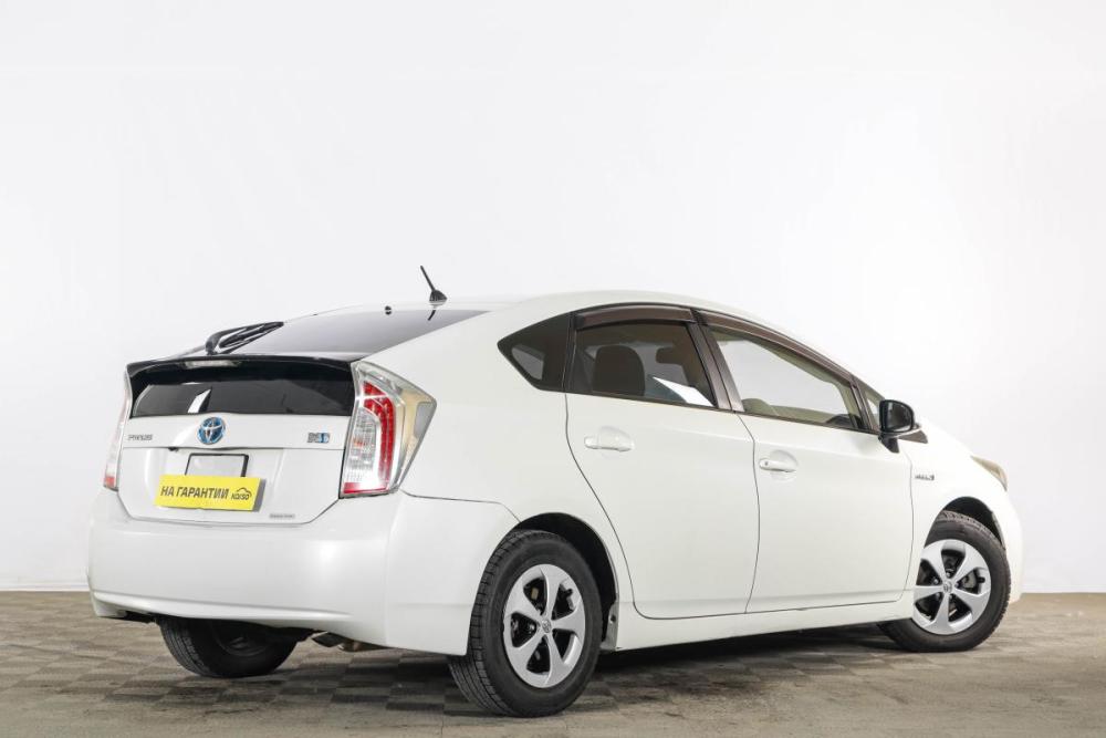Toyota Prius III (XW30) Тюмень  - изображение 7