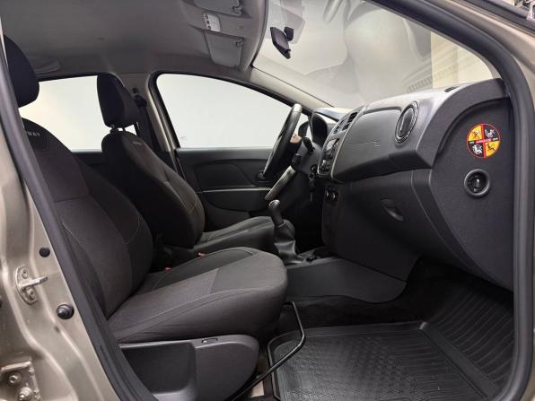 Renault Logan II Рестайлинг с пробегом 2019 года, цена 1 125 000 рублей, 100758 км, седан, Автокод Объявления