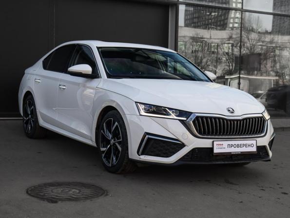 Skoda Octavia IV (A8) с пробегом 2022 года, цена 2 760 000 рублей, 59122 км, лифтбек, Автокод Объявления