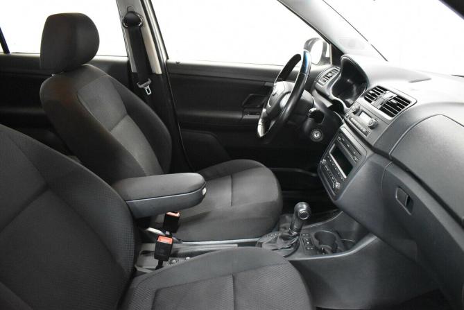 Skoda Fabia II Рестайлинг с пробегом 2011 года, цена 530 000 рублей, 281075 км, хэтчбек, Автокод Объявления