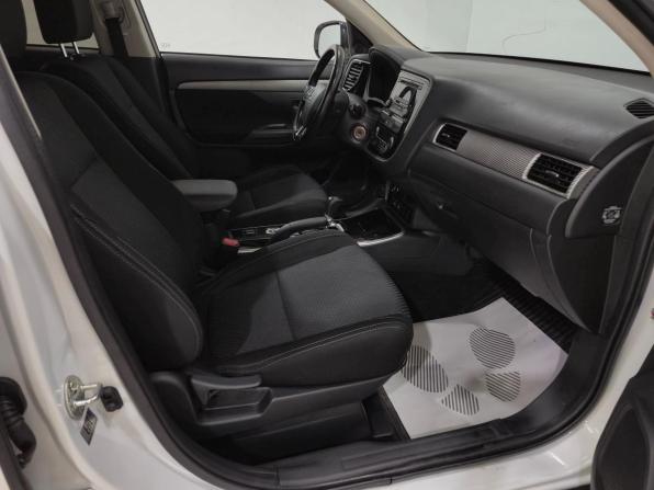 Mitsubishi Outlander III Рестайлинг 2 с пробегом 2017 года, цена 1 648 000 рублей, 155464 км, внедорожник, Автокод Объявления