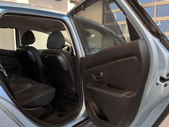 Renault Scenic IV с пробегом 2018 года, цена 1 520 000 рублей, 128219 км, компактвэн, Автокод Объявления
