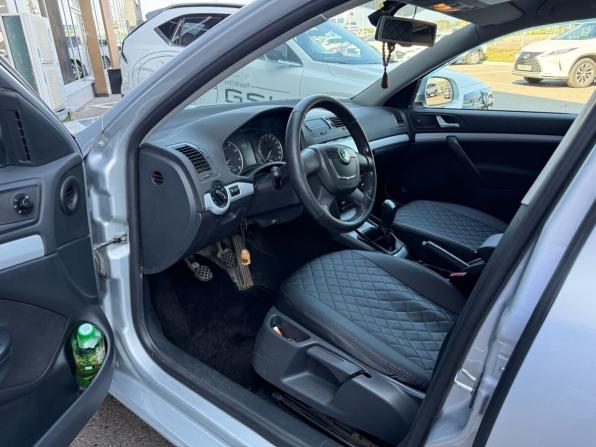 Skoda Octavia II (A5) Рестайлинг с пробегом 2011 года, цена 770 000 рублей, 231916 км, лифтбек, Автокод Объявления