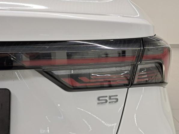 Omoda S5 с пробегом 2024 года, цена 1 514 000 рублей, 33370 км, седан, Автокод Объявления