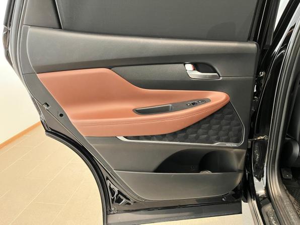 Hyundai Santa Fe IV Рестайлинг с пробегом 2022 года, цена 4 099 000 рублей, 72508 км, внедорожник, Автокод Объявления