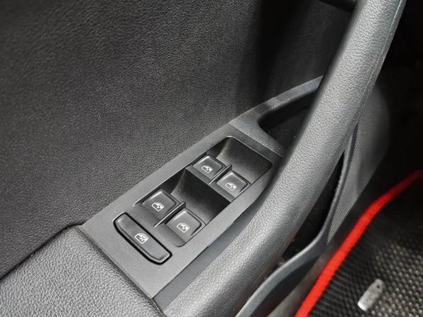 Skoda Octavia III (A7) Рестайлинг с пробегом 2018 года, цена 1 729 000 рублей, 127500 км, лифтбек, Автокод Объявления