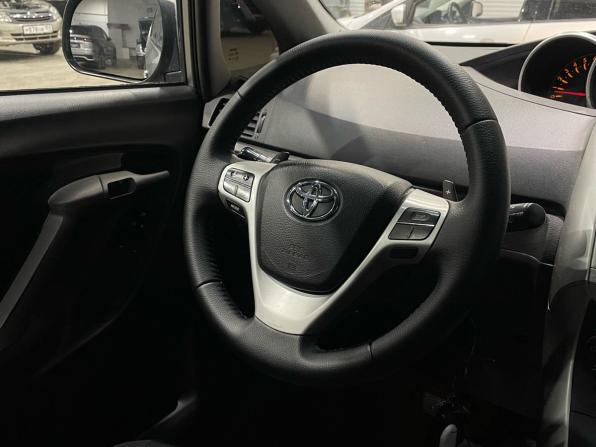 Toyota Verso I с пробегом 2011 года, цена 830 000 рублей, 257551 км, компактвэн, Автокод Объявления