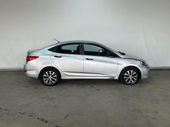 Hyundai Solaris I с пробегом 2013 года, цена 690 000 рублей, 200058 км, седан, Автокод Объявления