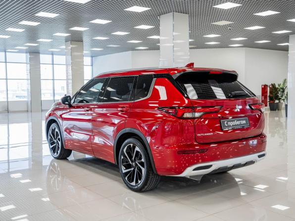 Mitsubishi Outlander IV с пробегом 2023 года, цена 3 946 000 рублей, 30556 км, внедорожник, Автокод Объявления
