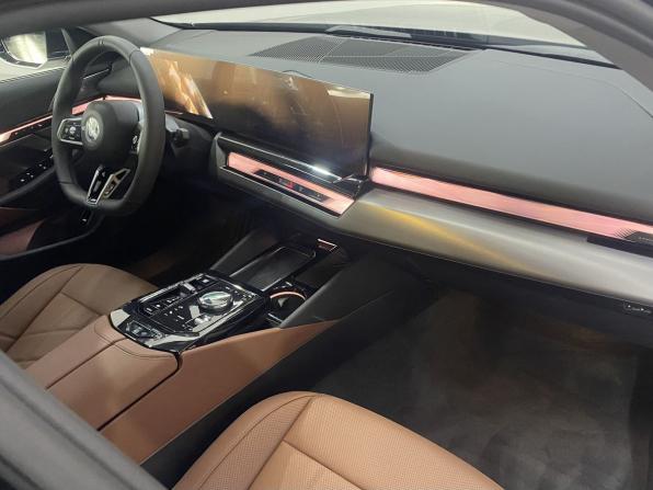 Новый BMW 5 серии VIII (G60/G61/G68) 2025 года, цена 8 799 000 рублей, седан, Автокод Объявления