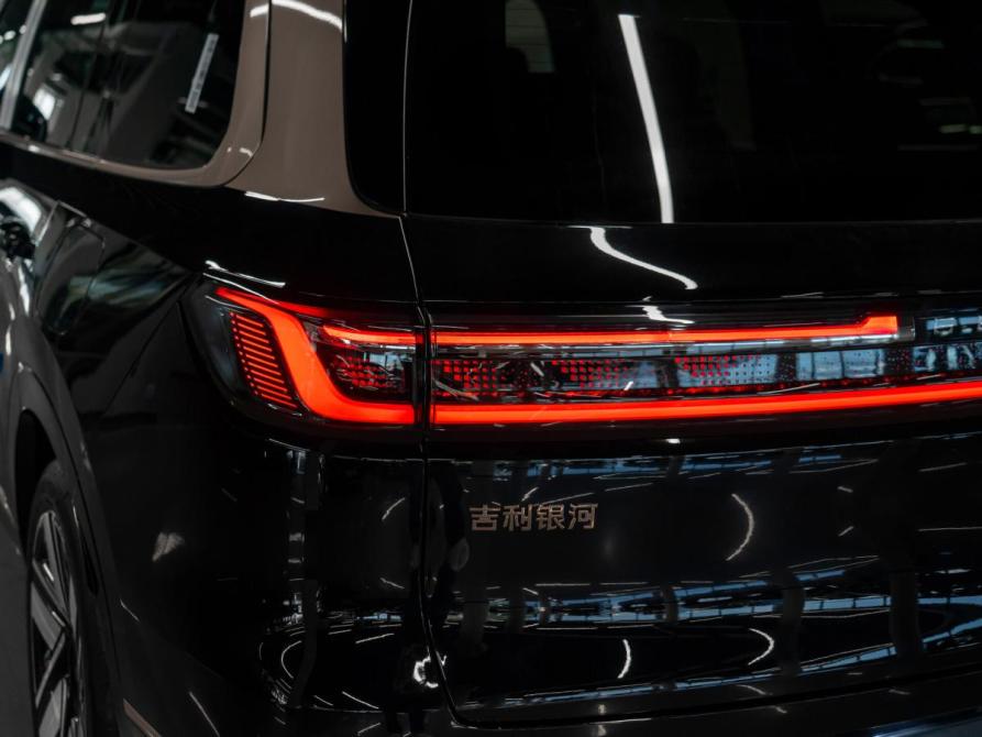 Geely Galaxy M9 Москва  - изображение 9