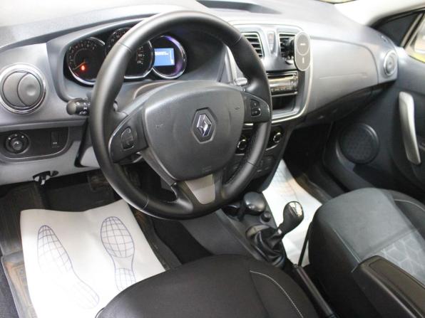 Renault Sandero II с пробегом 2015 года, цена 584 000 рублей, 268000 км, хэтчбек, Автокод Объявления