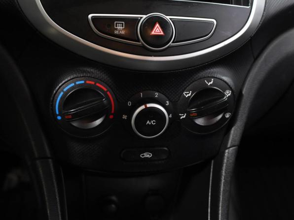 Hyundai Solaris I с пробегом 2012 года, цена 770 000 рублей, 75220 км, хэтчбек, Автокод Объявления