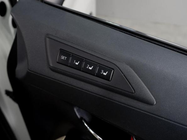 Toyota Alphard III Рестайлинг с пробегом 2018 года, цена 4 200 000 рублей, 88678 км, минивэн, Автокод Объявления