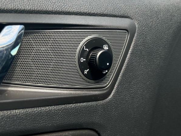 Skoda Yeti I Рестайлинг с пробегом 2017 года, цена 1 719 000 рублей, 123000 км, внедорожник, Автокод Объявления