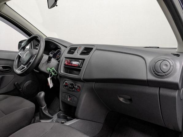 Renault Logan II Рестайлинг с пробегом 2019 года, цена 899 000 рублей, 53537 км, седан, Автокод Объявления