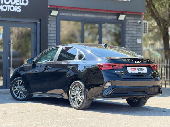 Kia Cerato IV Рестайлинг с пробегом 2022 года, цена 2 190 000 рублей, 75220 км, седан, Автокод Объявления