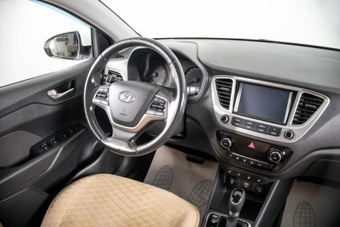 Hyundai Solaris II с пробегом 2019 года, цена 1 719 000 рублей, 78120 км, седан, Автокод Объявления