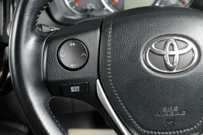 Toyota Corolla XI (E160 E170) Рестайлинг 2 с пробегом 2015 года, цена 1 289 000 рублей, 77000 км, седан, Автокод Объявления