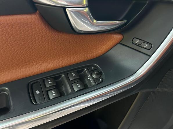 Volvo S60 II с пробегом 2012 года, цена 1 049 000 рублей, 172909 км, седан, Автокод Объявления