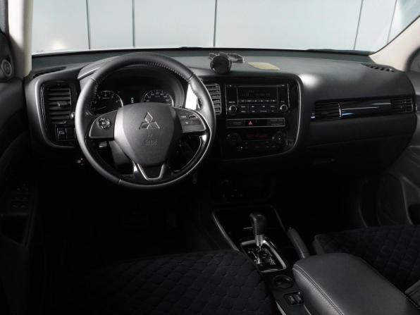 Mitsubishi Outlander III Рестайлинг 3 с пробегом 2019 года, цена 1 999 000 рублей, 179885 км, внедорожник, Автокод Объявления