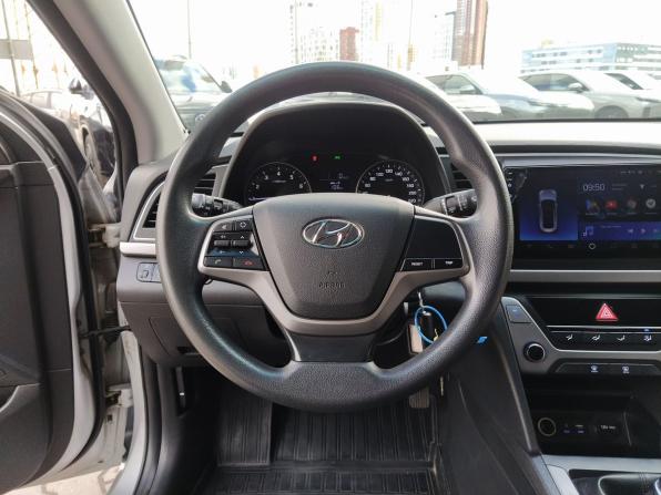 Hyundai Elantra VI (AD) с пробегом 2017 года, цена 1 194 000 рублей, 217000 км, седан, Автокод Объявления