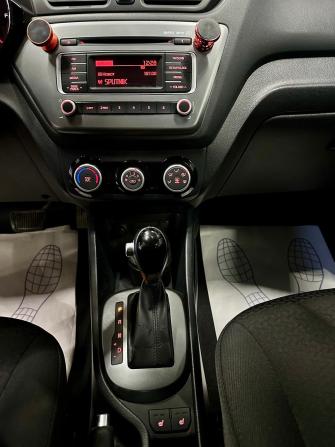 Kia Rio III Рестайлинг с пробегом 2017 года, цена 830 000 рублей, 102653 км, хэтчбек, Автокод Объявления