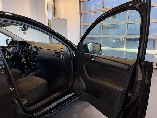 Volkswagen Polo VI с пробегом 2020 года, цена 1 665 000 рублей, 98960 км, лифтбек, Автокод Объявления