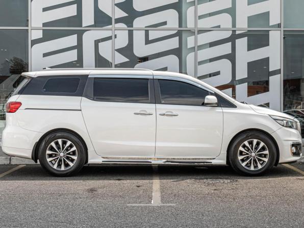 Kia Carnival III с пробегом 2017 года, цена 2 275 000 рублей, 94398 км, минивэн, Автокод Объявления