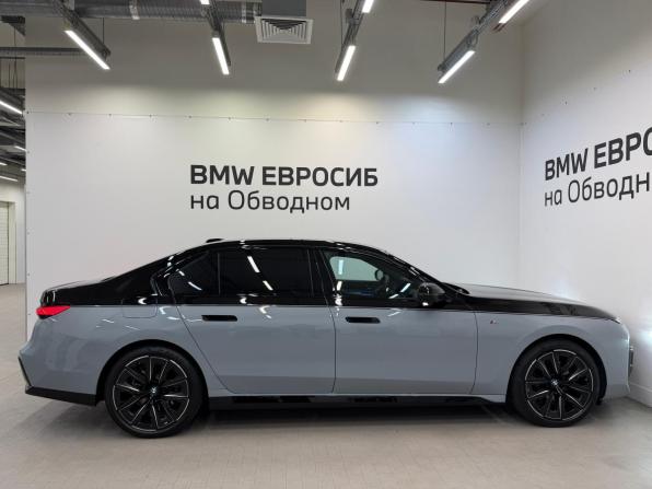 BMW 7 серии VII (G70) с пробегом 2023 года, цена 12 490 000 рублей, 46162 км, седан, Автокод Объявления